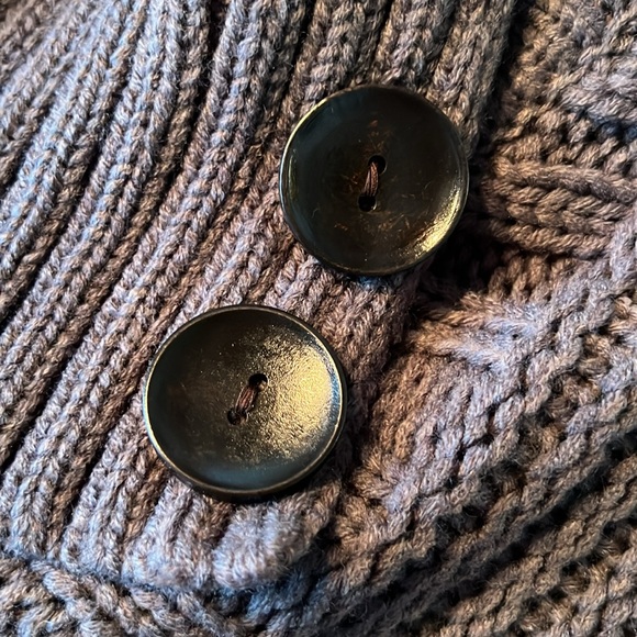 Boutique NWOT 100% acrylic super soft cable knit poncho - Picture 7 of 7